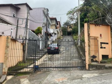 IMPERDIVEL TERRENO NA FREGUESIA